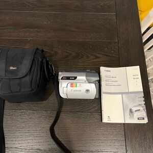 Canon DC410 Silver Video Camcorder